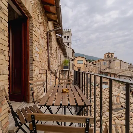 Casa Jasmine Con Balcone Panoramico E Super Centrale Assisi Exterior foto